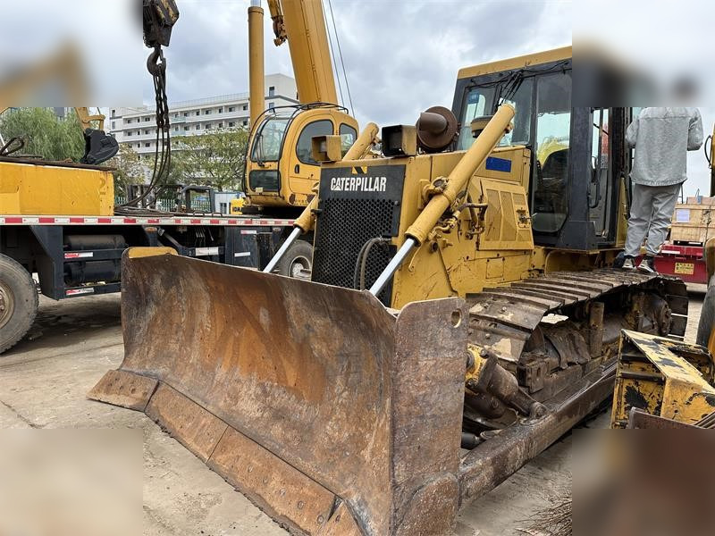 CATERPILLAR D6G2 XL - Buldozer: obrázek 3 CATERPILLAR D6G2 XL - Buldozer: obrázek 3