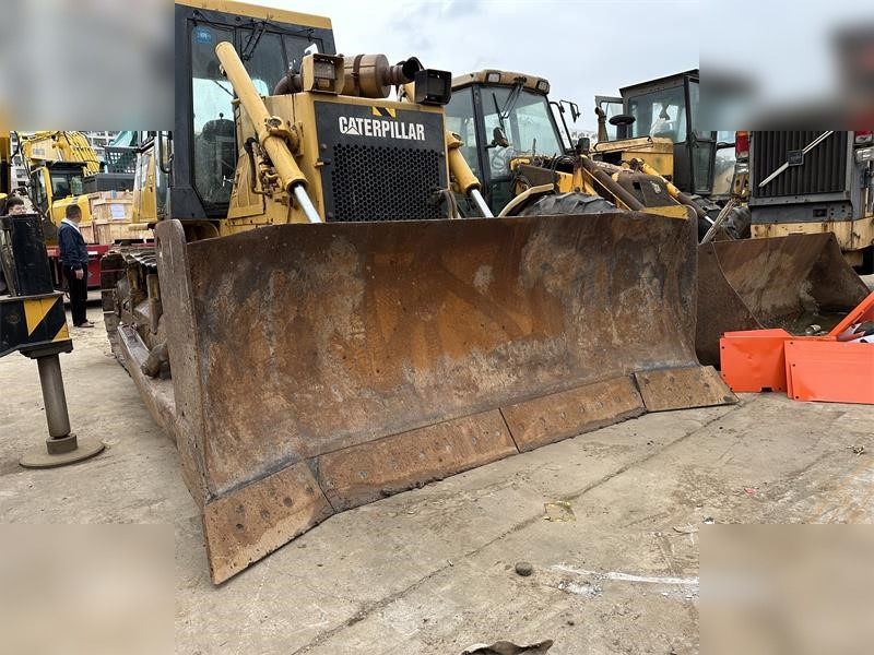 CATERPILLAR D6G2 XL - Buldozer: obrázek 2 CATERPILLAR D6G2 XL - Buldozer: obrázek 2