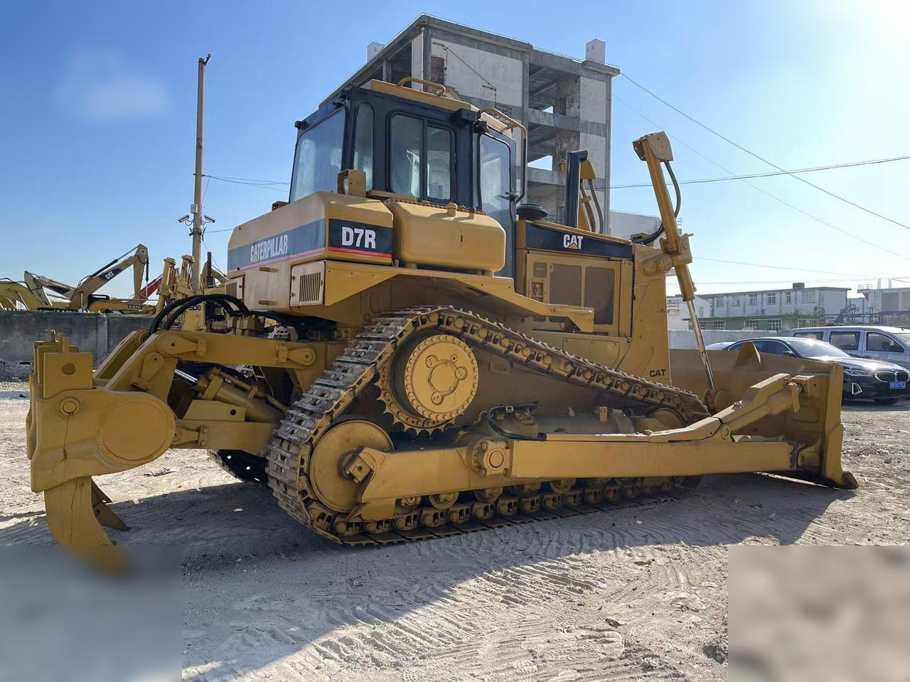 CATERPILLAR D7R II - Buldozer: obrázek 1 CATERPILLAR D7R II - Buldozer: obrázek 1