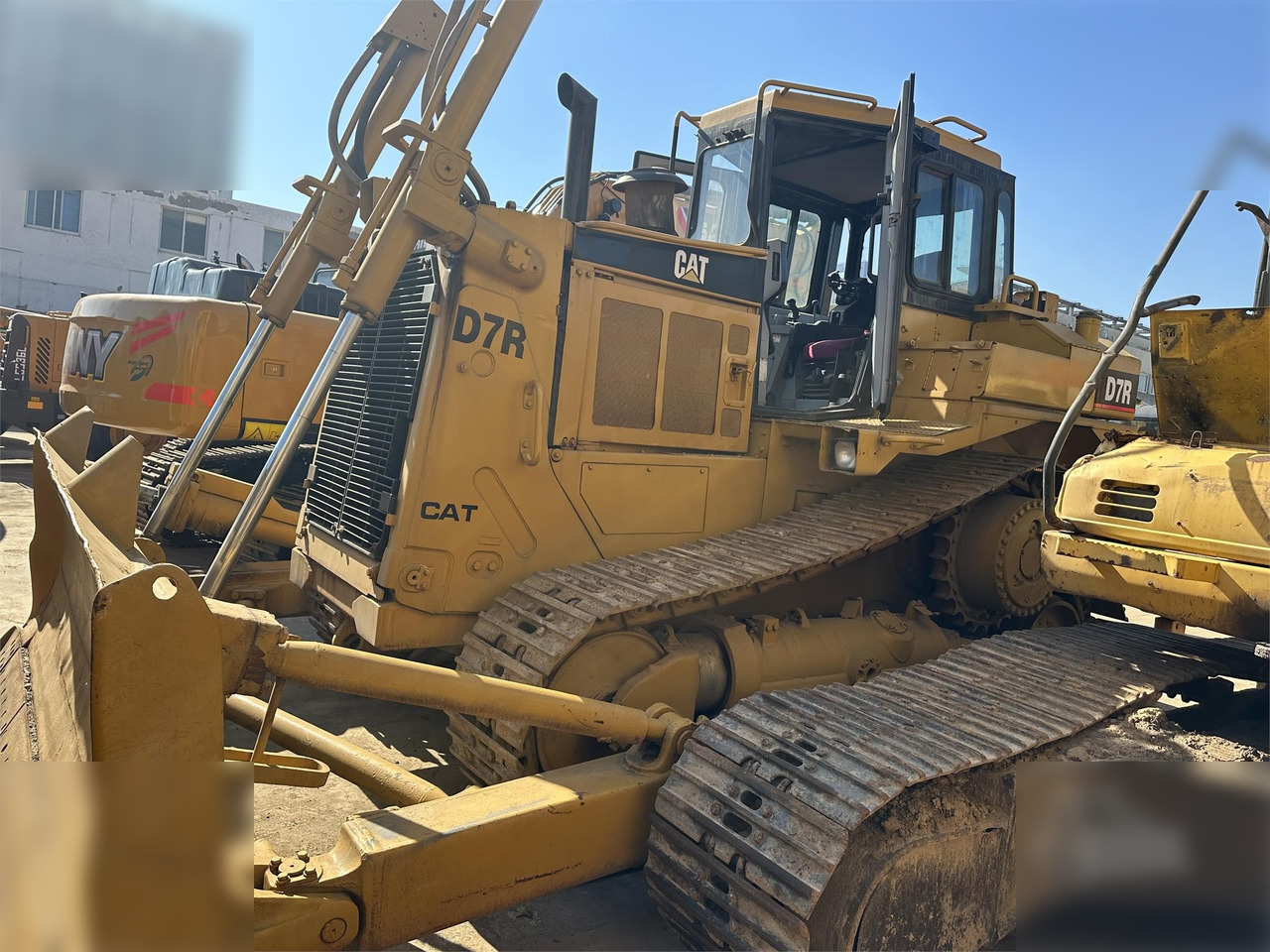 CATERPILLAR D7R II - Buldozer: obrázek 4 CATERPILLAR D7R II - Buldozer: obrázek 4