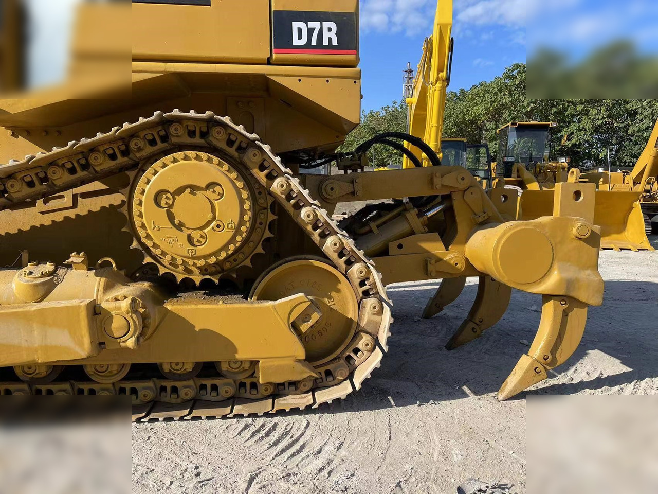 CATERPILLAR D7R II - Buldozer: obrázek 4 CATERPILLAR D7R II - Buldozer: obrázek 4
