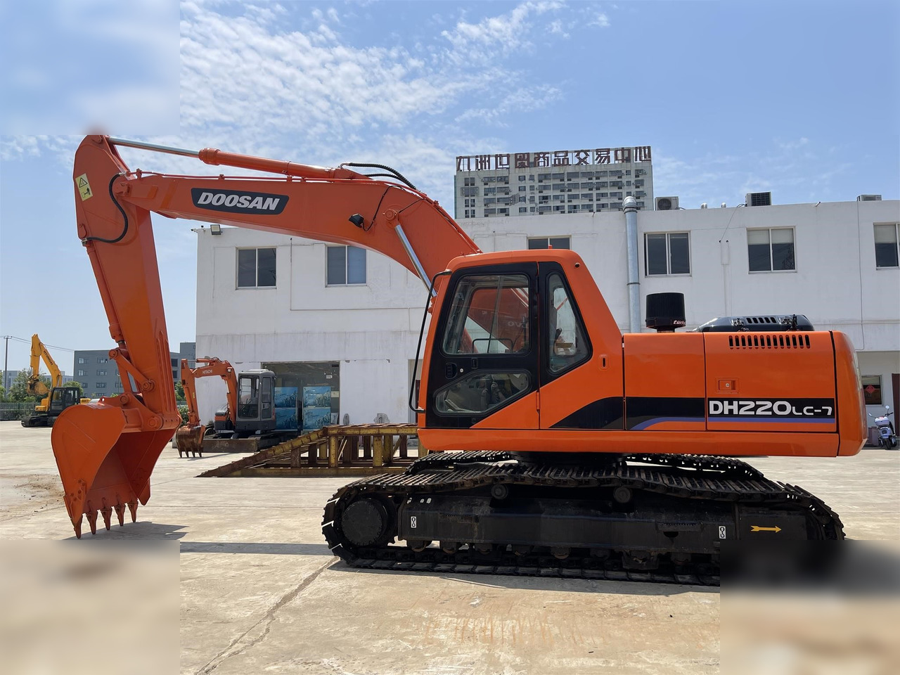 DOOSAN DH220 LC-7 - Pásové rýpadlo: obrázek 1 DOOSAN DH220 LC-7 - Pásové rýpadlo: obrázek 1