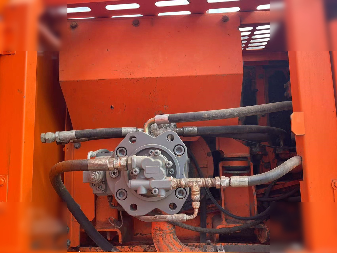 Pásové rýpadlo DOOSAN DX225 LCA: obrázek 7
