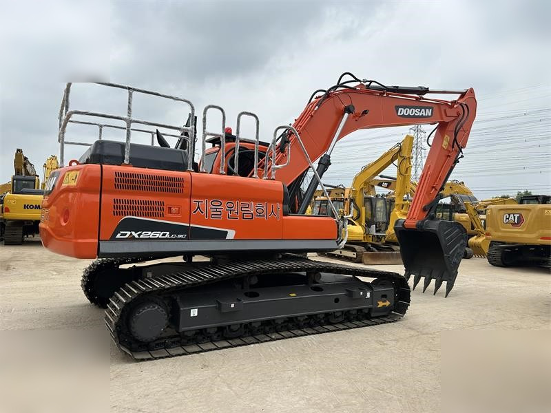 DOOSAN DX260 LC - Pásové rýpadlo: obrázek 2 DOOSAN DX260 LC - Pásové rýpadlo: obrázek 2