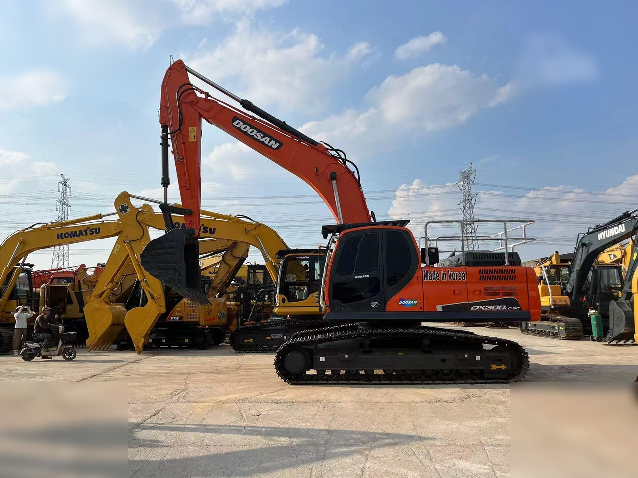 DOOSAN DX300 LCA - Pásové rýpadlo: obrázek 1 DOOSAN DX300 LCA - Pásové rýpadlo: obrázek 1