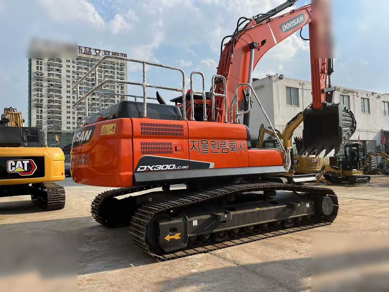 DOOSAN DX300 LCA - Pásové rýpadlo: obrázek 5 DOOSAN DX300 LCA - Pásové rýpadlo: obrázek 5