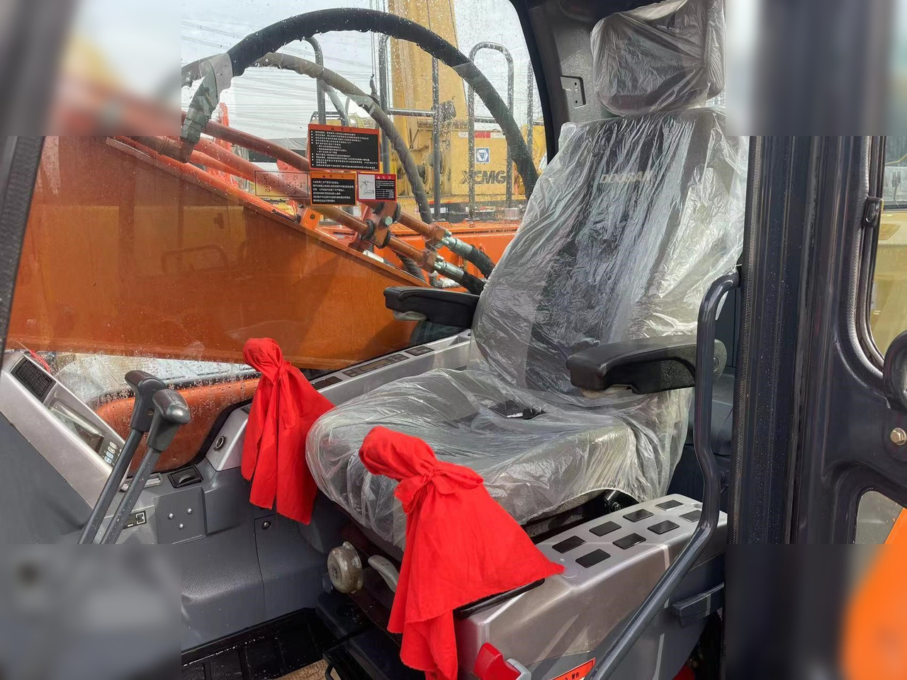 DOOSAN DX300 LCA - Pásové rýpadlo: obrázek 5 DOOSAN DX300 LCA - Pásové rýpadlo: obrázek 5