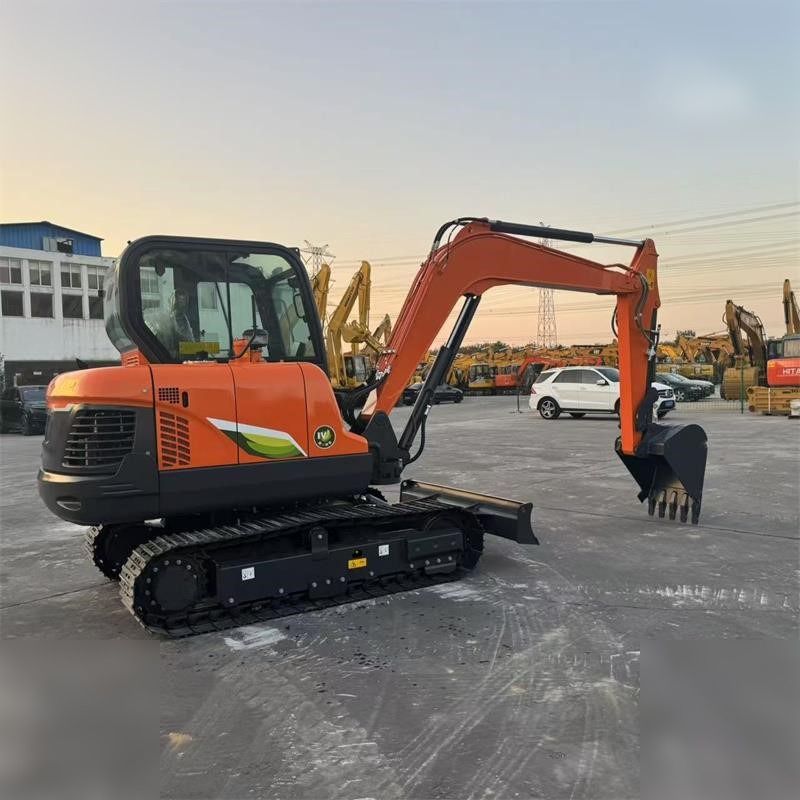 DOOSAN DX60E-10N - Pásové rýpadlo: obrázek 4 DOOSAN DX60E-10N - Pásové rýpadlo: obrázek 4