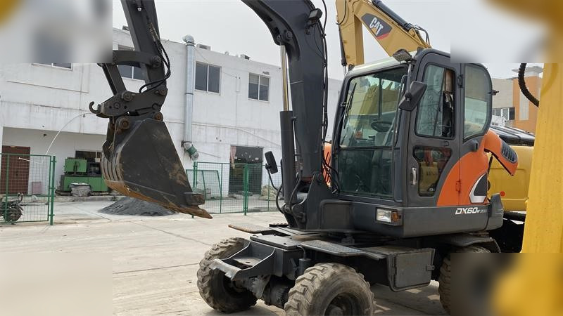 DOOSAN DX60W ECO - Kolesové rýpadlo: obrázek 2 DOOSAN DX60W ECO - Kolesové rýpadlo: obrázek 2