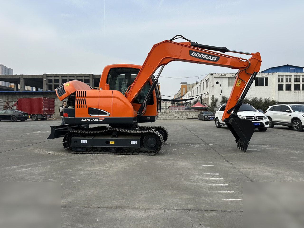 DOOSAN DX75-9CN - Pásové rýpadlo: obrázek 2 DOOSAN DX75-9CN - Pásové rýpadlo: obrázek 2