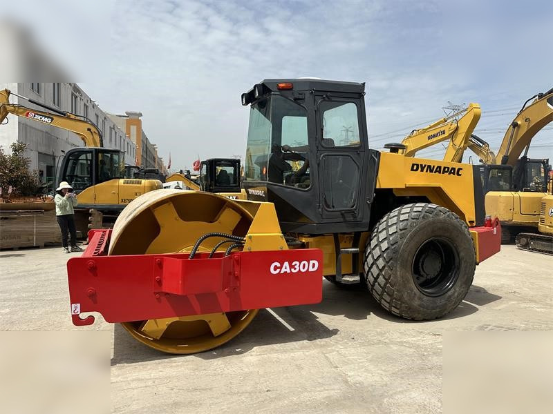 DYNAPAC CA30D - Kompaktor: obrázek 2 DYNAPAC CA30D - Kompaktor: obrázek 2