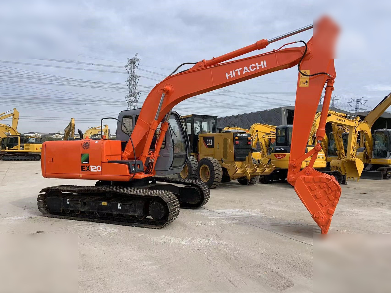 HITACHI EX120-5 - Pásové rýpadlo: obrázek 2 HITACHI EX120-5 - Pásové rýpadlo: obrázek 2