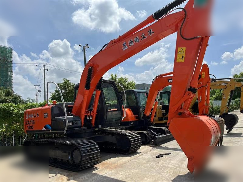 HITACHI ZX120 - Pásové rýpadlo: obrázek 4 HITACHI ZX120 - Pásové rýpadlo: obrázek 4
