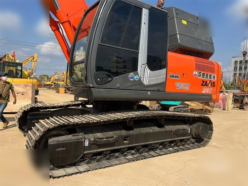HITACHI ZX240-3 - Pásové rýpadlo: obrázek 5 HITACHI ZX240-3 - Pásové rýpadlo: obrázek 5