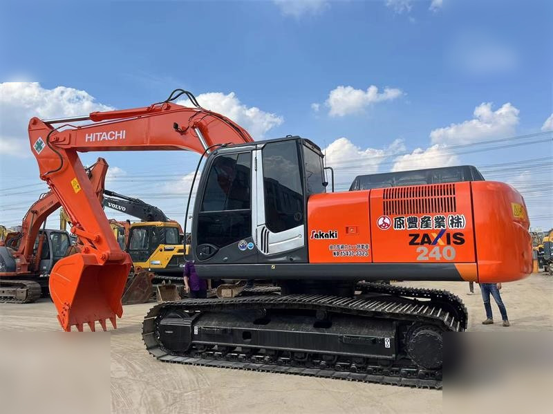 HITACHI ZX240 - Pásové rýpadlo: obrázek 1 HITACHI ZX240 - Pásové rýpadlo: obrázek 1
