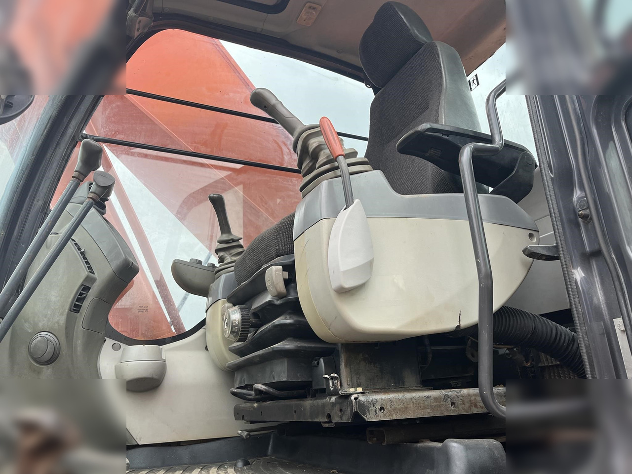 Pásové rýpadlo HITACHI ZX350H-5G: obrázek 6