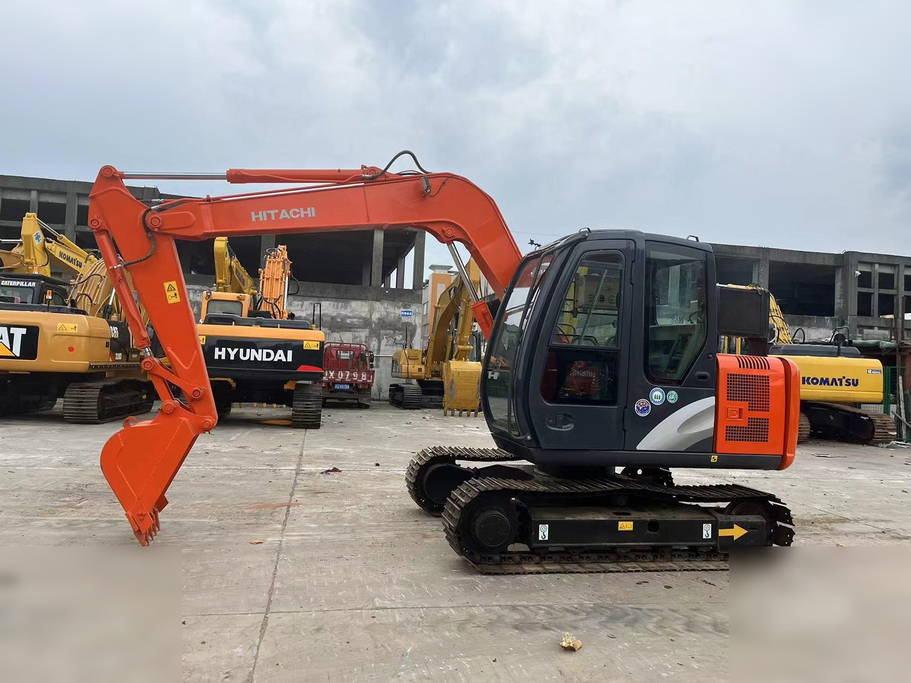 HITACHI ZX60 - Pásové rýpadlo: obrázek 1 HITACHI ZX60 - Pásové rýpadlo: obrázek 1