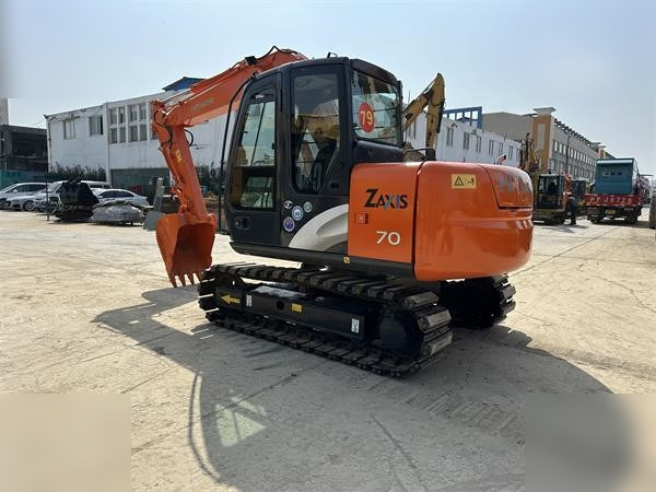 HITACHI ZX70 - Pásové rýpadlo: obrázek 1 HITACHI ZX70 - Pásové rýpadlo: obrázek 1