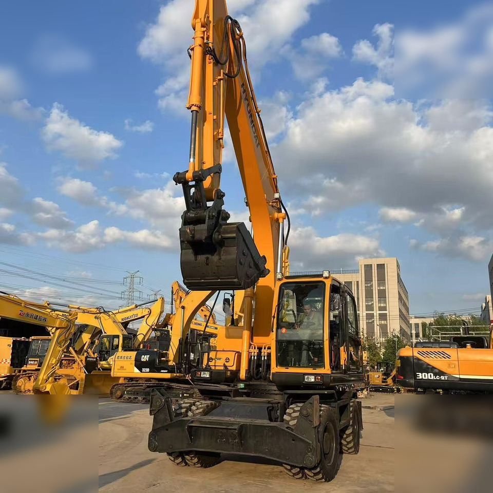 HYUNDAI ROBEX 210W-9 - Kolesové rýpadlo: obrázek 2 HYUNDAI ROBEX 210W-9 - Kolesové rýpadlo: obrázek 2