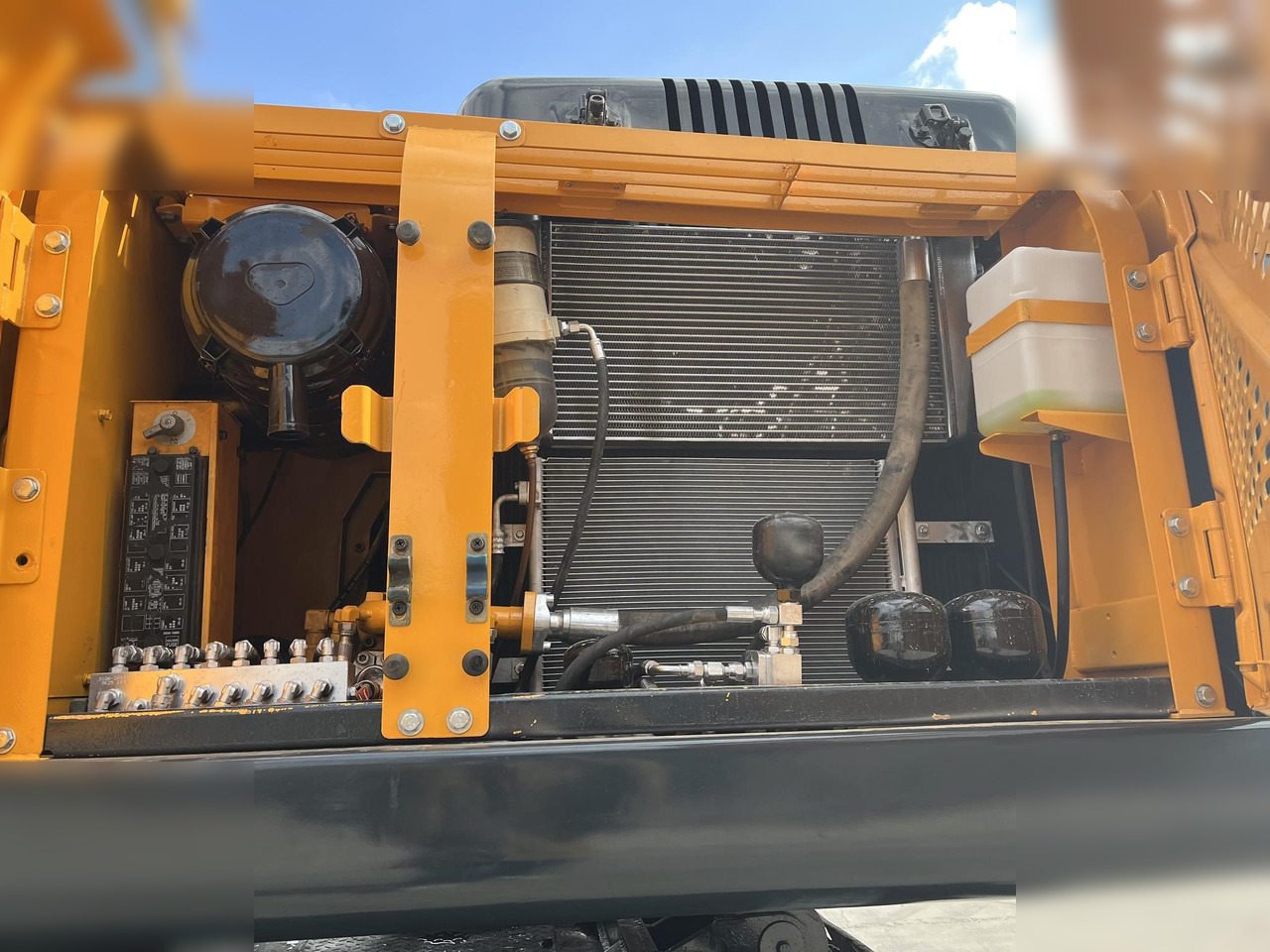 HYUNDAI ROBEX 210W-9 - Kolesové rýpadlo: obrázek 5 HYUNDAI ROBEX 210W-9 - Kolesové rýpadlo: obrázek 5