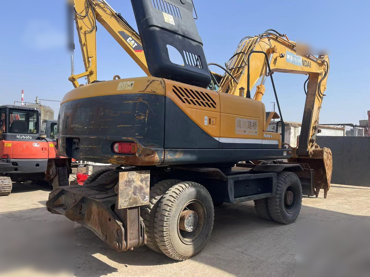 HYUNDAI ROBEX 210W-9 - Kolesové rýpadlo: obrázek 3 HYUNDAI ROBEX 210W-9 - Kolesové rýpadlo: obrázek 3