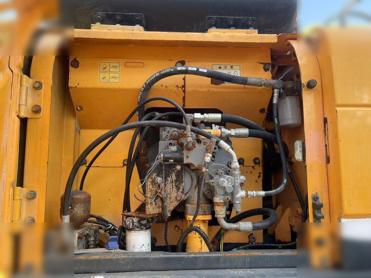 Kolesové rýpadlo HYUNDAI ROBEX 210W-9: obrázek 9