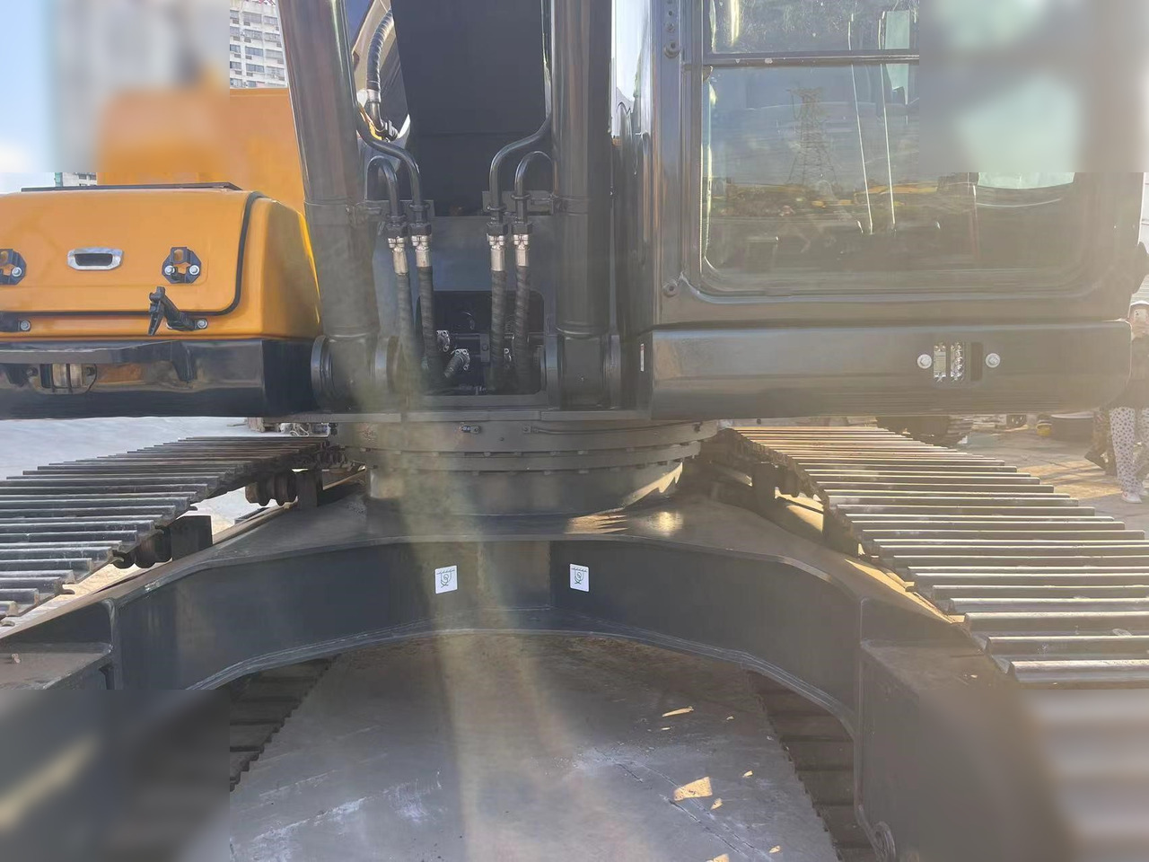 HYUNDAI ROBEX 220 LC-9S - Pásové rýpadlo: obrázek 5 HYUNDAI ROBEX 220 LC-9S - Pásové rýpadlo: obrázek 5