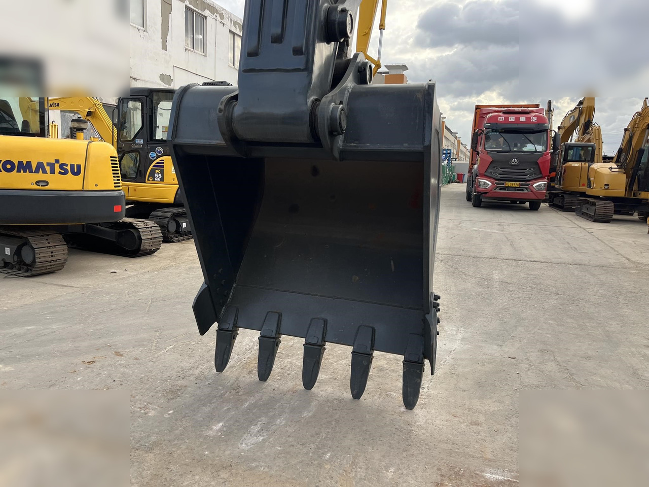 HYUNDAI ROBEX 300 LC-9 - Pásové rýpadlo: obrázek 5 HYUNDAI ROBEX 300 LC-9 - Pásové rýpadlo: obrázek 5