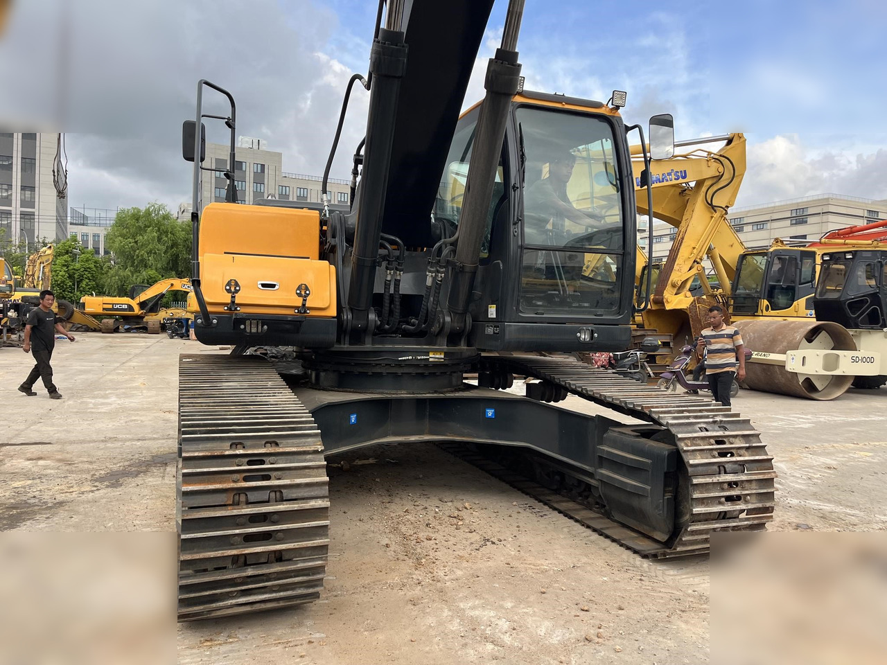 HYUNDAI ROBEX 300 LC-9 - Pásové rýpadlo: obrázek 4 HYUNDAI ROBEX 300 LC-9 - Pásové rýpadlo: obrázek 4