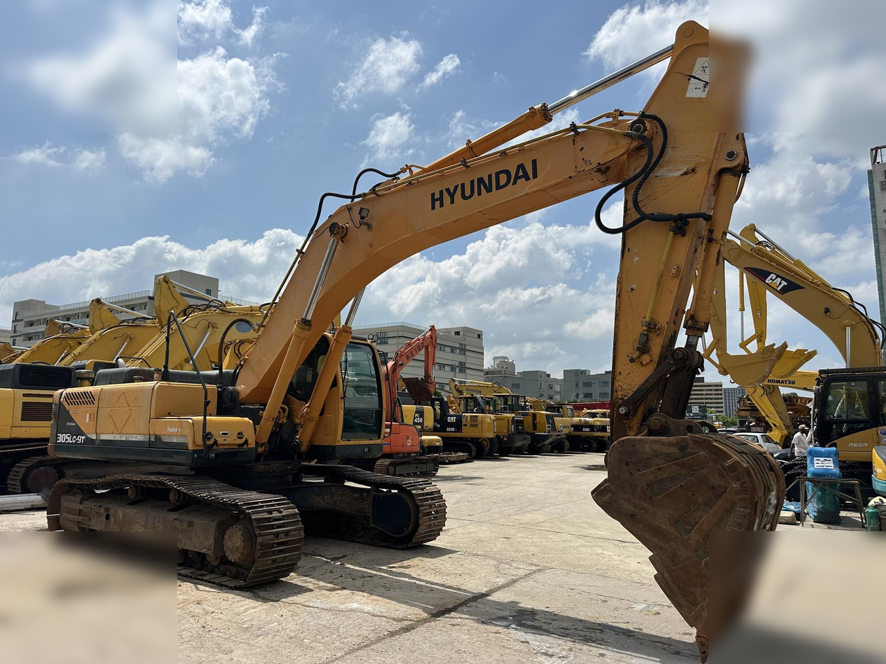 HYUNDAI ROBEX 305 LC-9T - Pásové rýpadlo: obrázek 4 HYUNDAI ROBEX 305 LC-9T - Pásové rýpadlo: obrázek 4