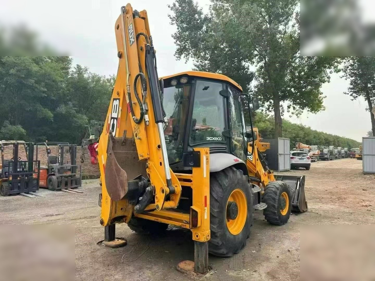 JCB 3CX - Rýpadlo-nakladač: obrázek 4 JCB 3CX - Rýpadlo-nakladač: obrázek 4