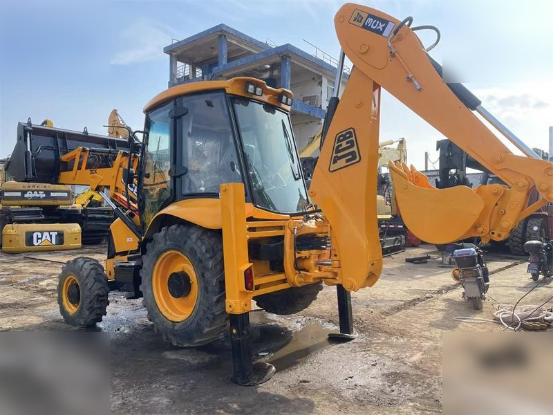 JCB 3CX - Rýpadlo-nakladač: obrázek 2 JCB 3CX - Rýpadlo-nakladač: obrázek 2