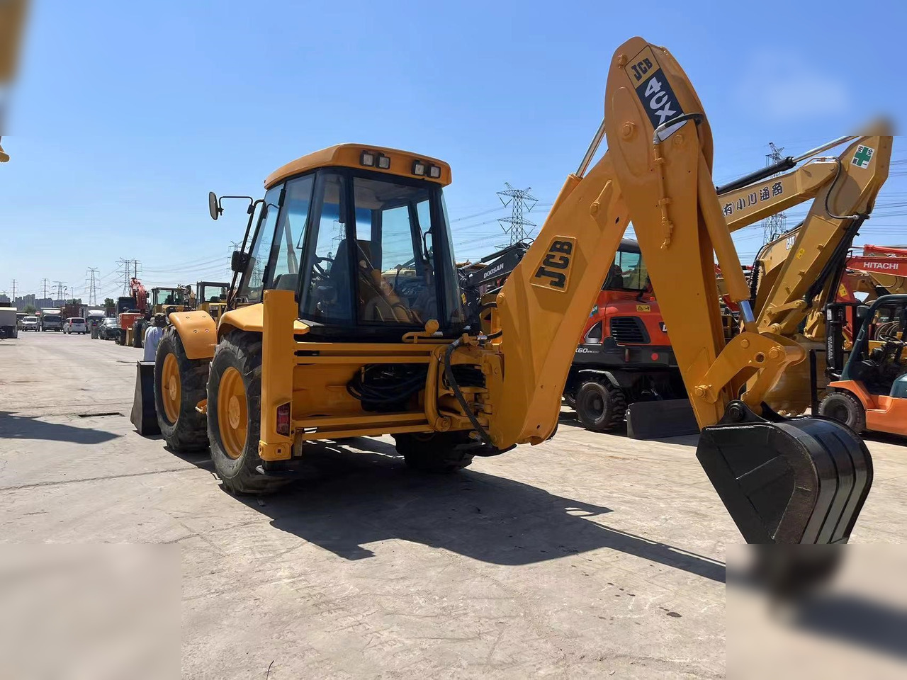 JCB 4CX - Rýpadlo-nakladač: obrázek 3 JCB 4CX - Rýpadlo-nakladač: obrázek 3