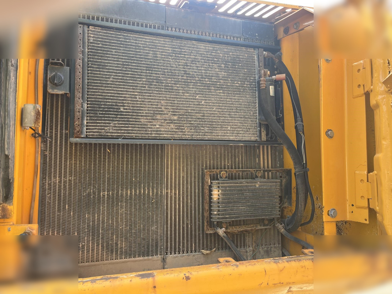 JCB JS220 LC - Pásové rýpadlo: obrázek 5 JCB JS220 LC - Pásové rýpadlo: obrázek 5