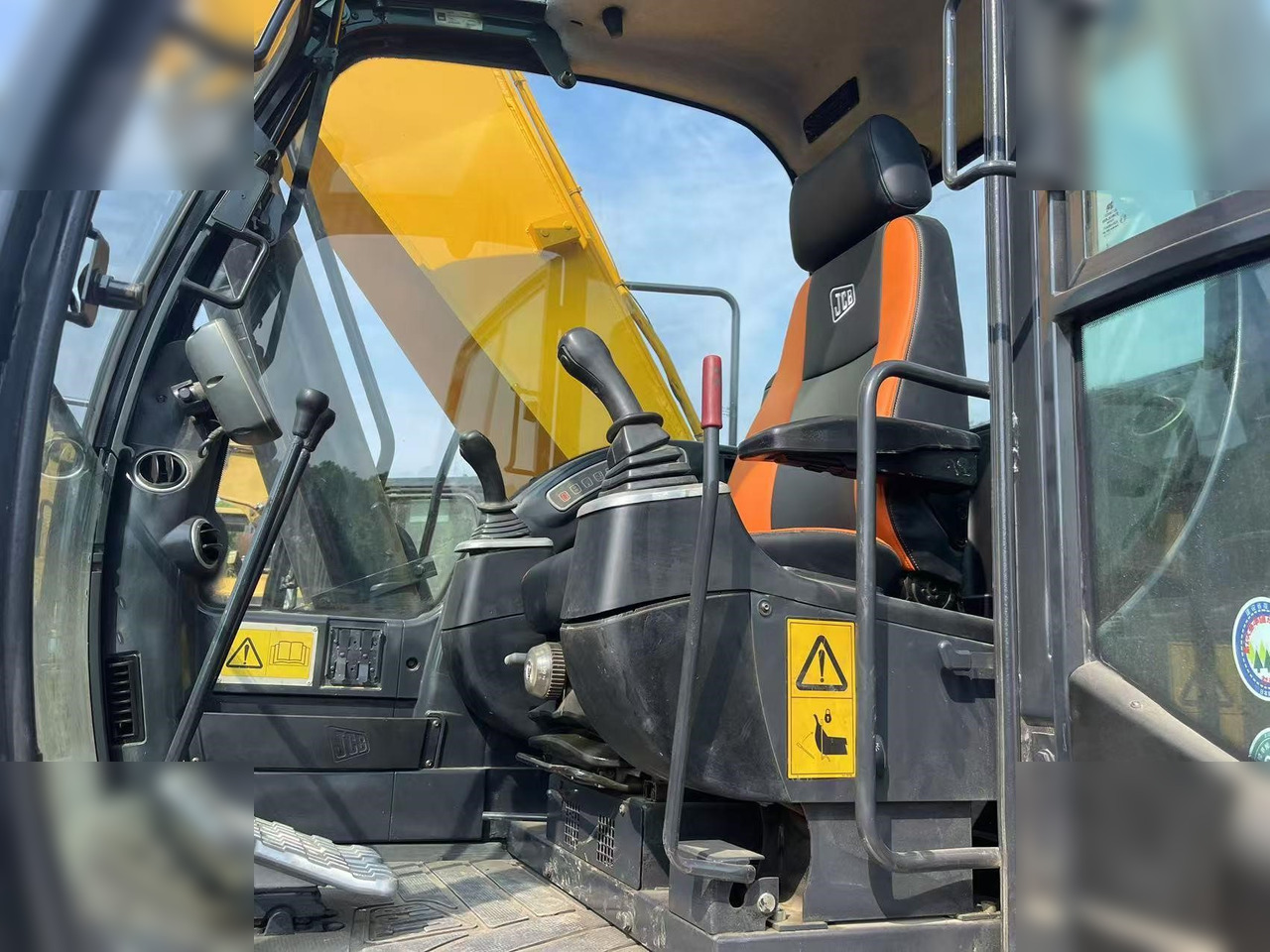 JCB JS220 LC - Pásové rýpadlo: obrázek 5 JCB JS220 LC - Pásové rýpadlo: obrázek 5