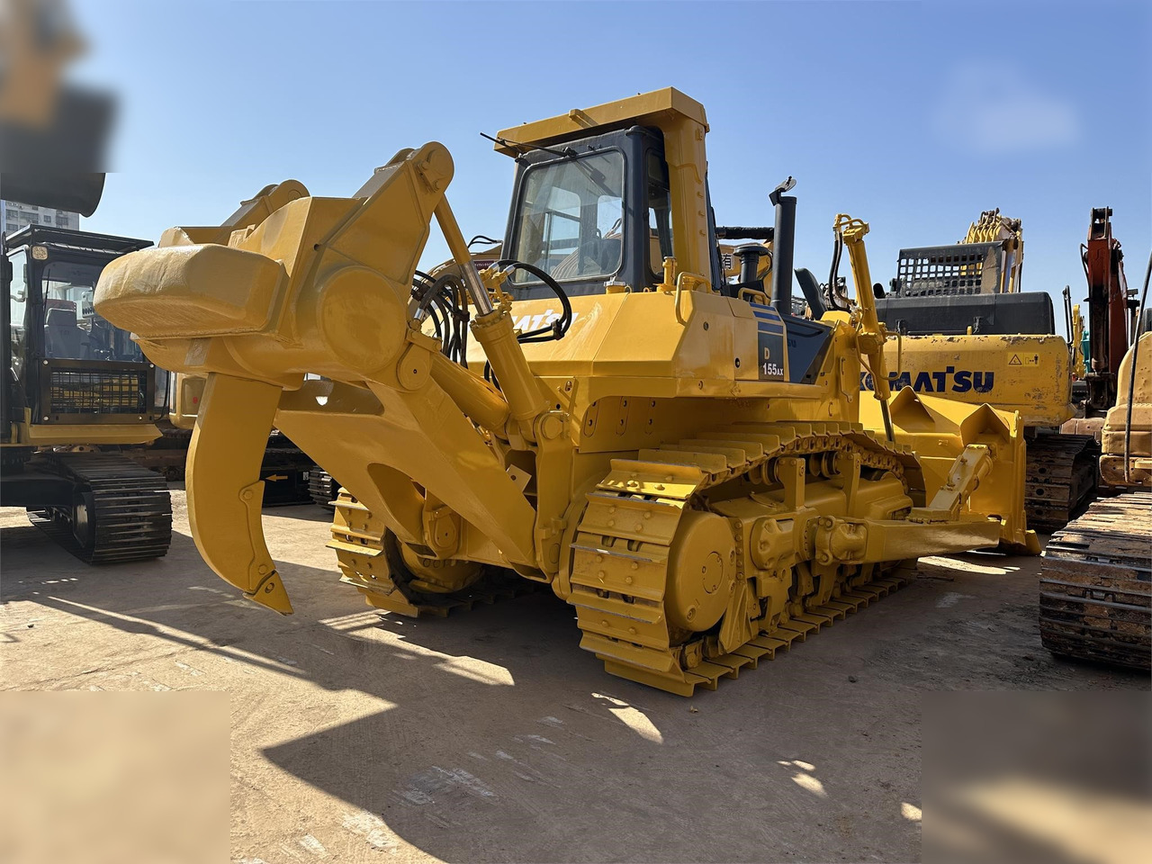 KOMATSU D155A-5 - Buldozer: obrázek 1 KOMATSU D155A-5 - Buldozer: obrázek 1