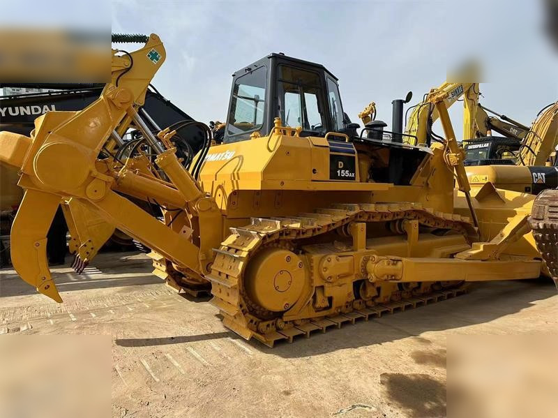 KOMATSU D155A-5 - Buldozer: obrázek 1 KOMATSU D155A-5 - Buldozer: obrázek 1