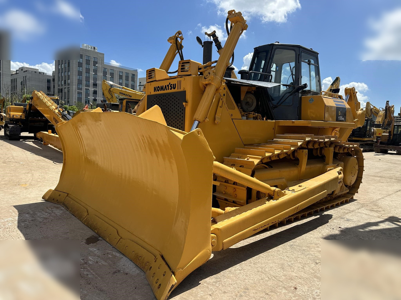 KOMATSU D155A-5 - Buldozer: obrázek 2 KOMATSU D155A-5 - Buldozer: obrázek 2