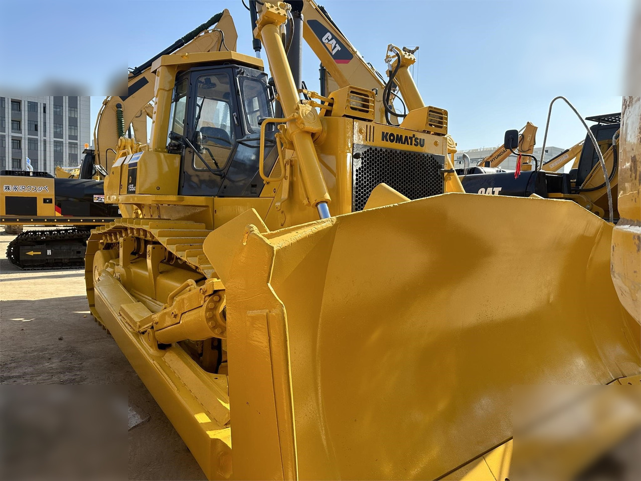 KOMATSU D155A-5 - Buldozer: obrázek 3 KOMATSU D155A-5 - Buldozer: obrázek 3