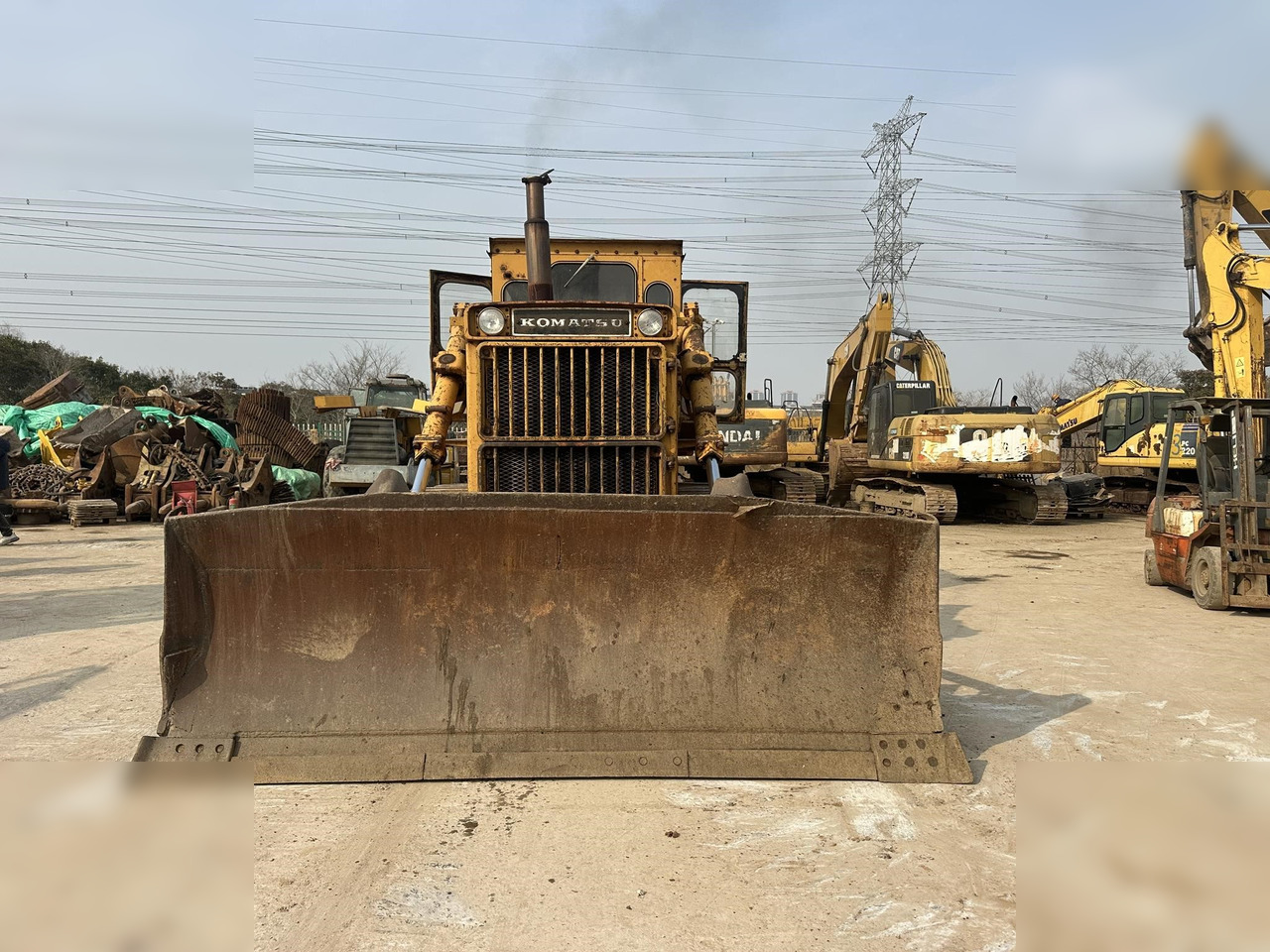 KOMATSU D85-18 - Buldozer: obrázek 3 KOMATSU D85-18 - Buldozer: obrázek 3