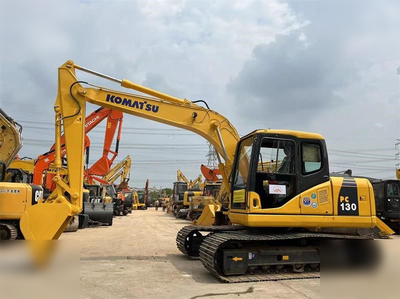 KOMATSU PC130-7 - Pásové rýpadlo: obrázek 5 KOMATSU PC130-7 - Pásové rýpadlo: obrázek 5