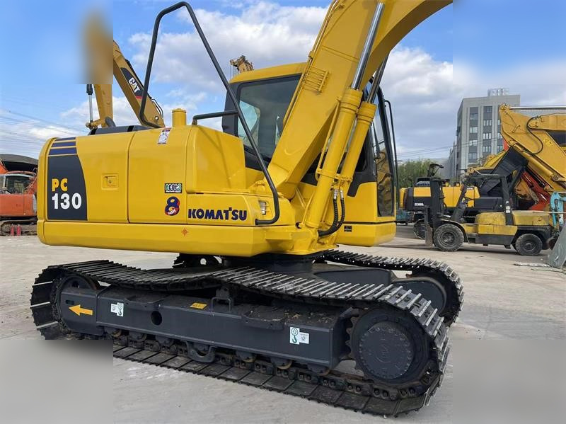 KOMATSU PC130-7 - Pásové rýpadlo: obrázek 4 KOMATSU PC130-7 - Pásové rýpadlo: obrázek 4