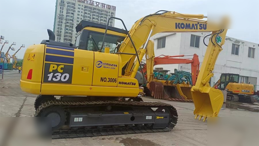 KOMATSU PC130-7 - Pásové rýpadlo: obrázek 1 KOMATSU PC130-7 - Pásové rýpadlo: obrázek 1