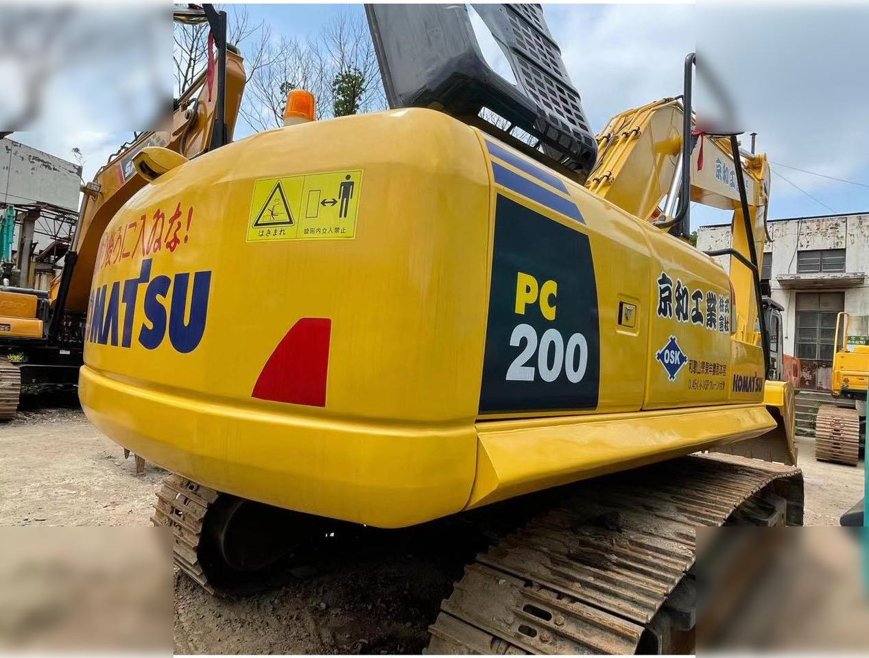 KOMATSU PC200-8 - Pásové rýpadlo: obrázek 4 KOMATSU PC200-8 - Pásové rýpadlo: obrázek 4
