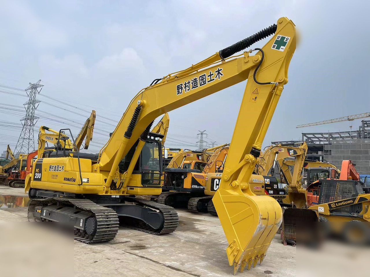 KOMATSU PC200-8 - Pásové rýpadlo: obrázek 5 KOMATSU PC200-8 - Pásové rýpadlo: obrázek 5