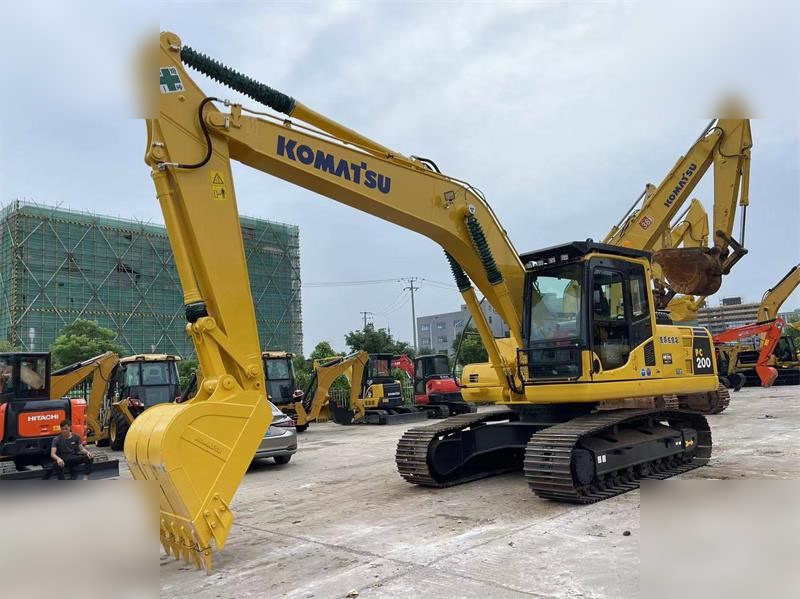 KOMATSU PC200-8N1 - Pásové rýpadlo: obrázek 3 KOMATSU PC200-8N1 - Pásové rýpadlo: obrázek 3