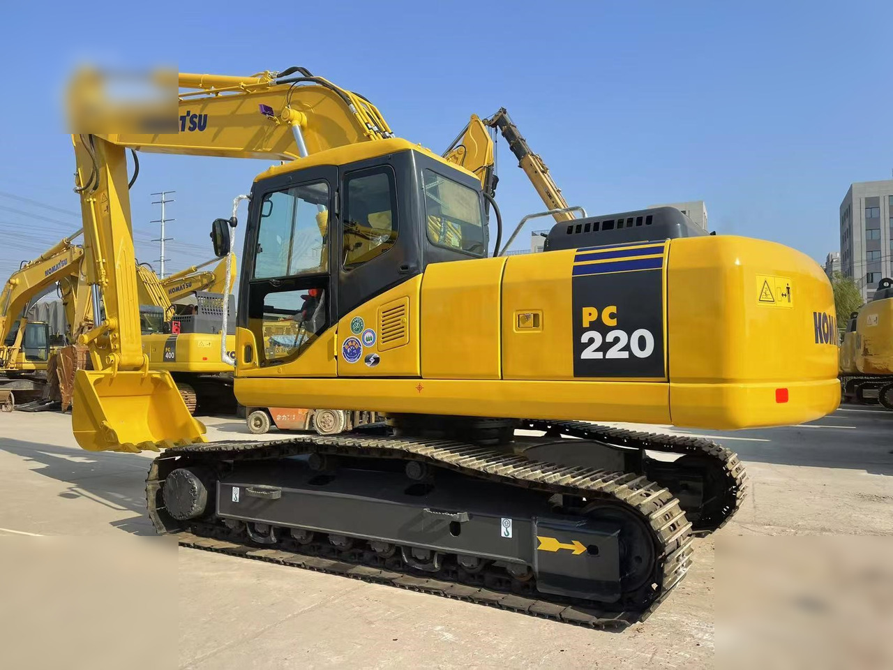 KOMATSU PC220-7 - Pásové rýpadlo: obrázek 4 KOMATSU PC220-7 - Pásové rýpadlo: obrázek 4