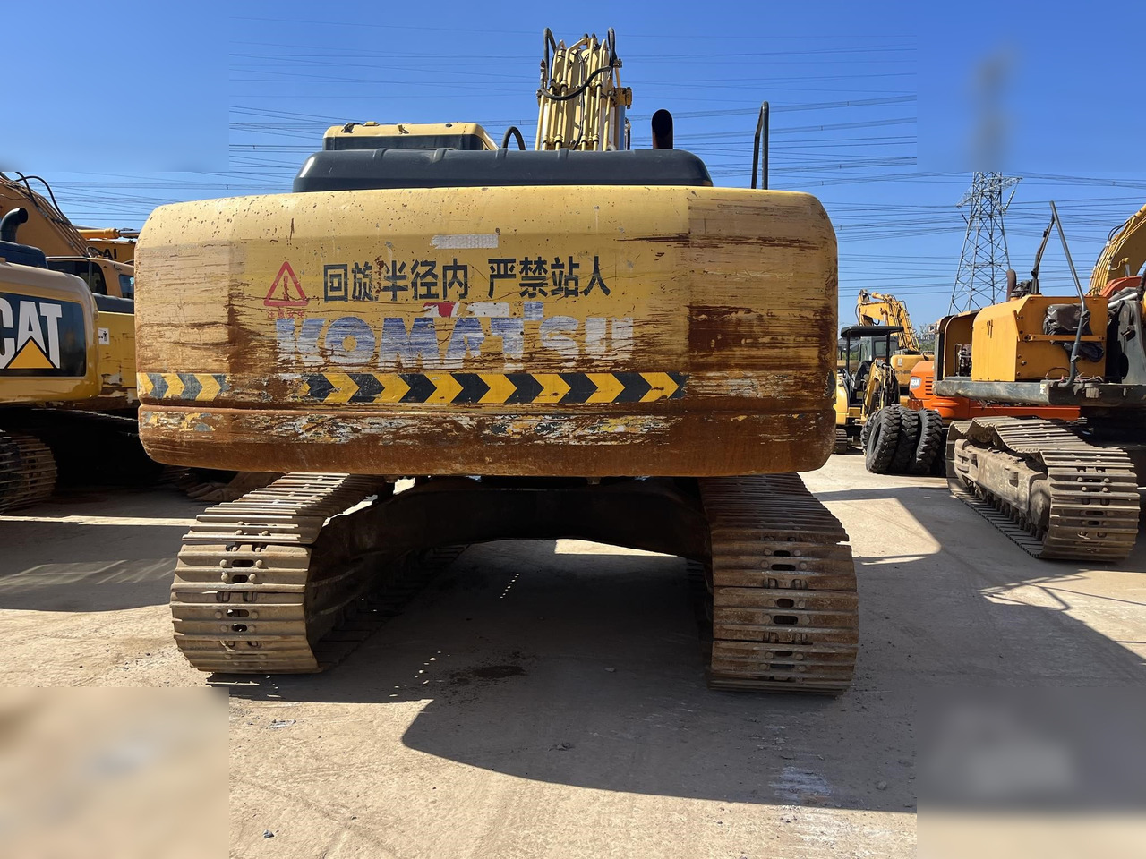 KOMATSU PC220-7 - Pásové rýpadlo: obrázek 4 KOMATSU PC220-7 - Pásové rýpadlo: obrázek 4