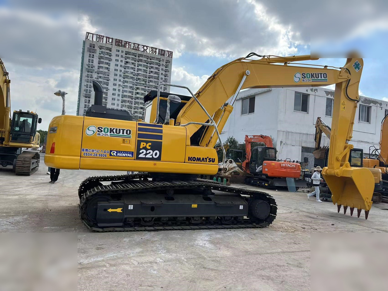 KOMATSU PC220-8 - Pásové rýpadlo: obrázek 1 KOMATSU PC220-8 - Pásové rýpadlo: obrázek 1