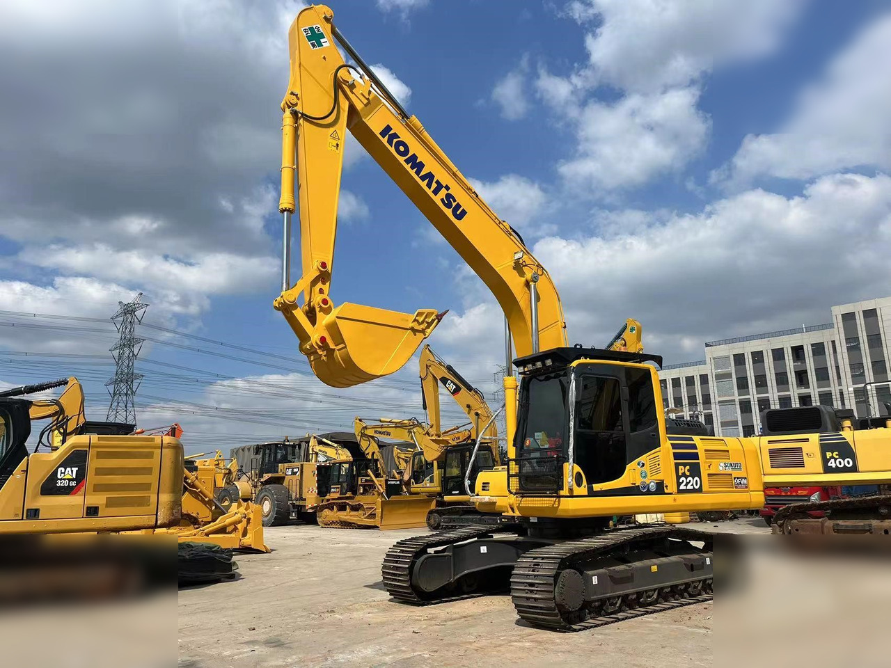 KOMATSU PC220-8 - Pásové rýpadlo: obrázek 3 KOMATSU PC220-8 - Pásové rýpadlo: obrázek 3